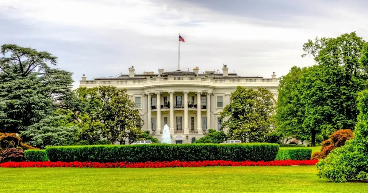 The White House building in Washington DC