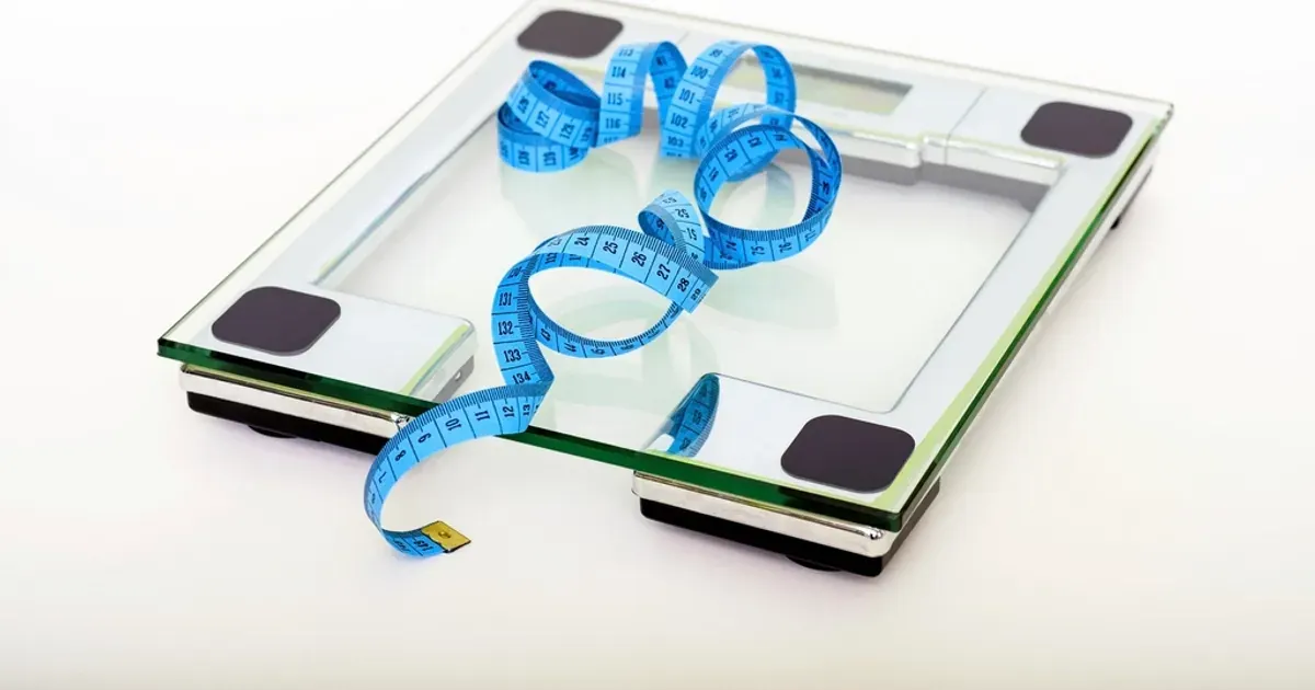 Measuring tape and scale for ideal weight